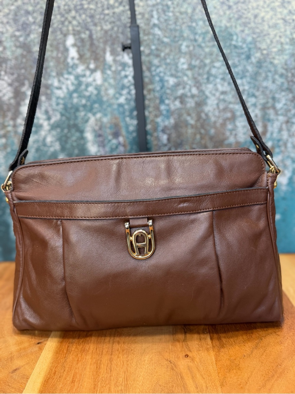 Etienne Aigner Vintage Old Money Brown Leather Shoulder Bag (GVC) - Picture 4 of 14